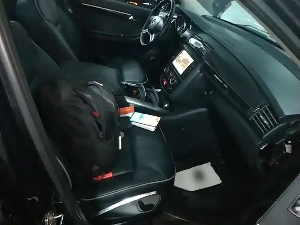 2015 Mercedes-Benz R-Class R 320 4MATIC Luxury — миниатюра 25