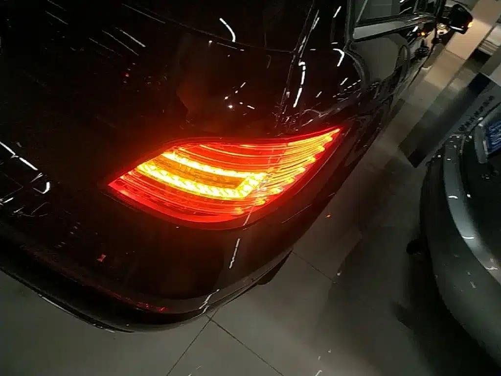 2015 Mercedes-Benz R-Class R 320 4MATIC Luxury — миниатюра 8