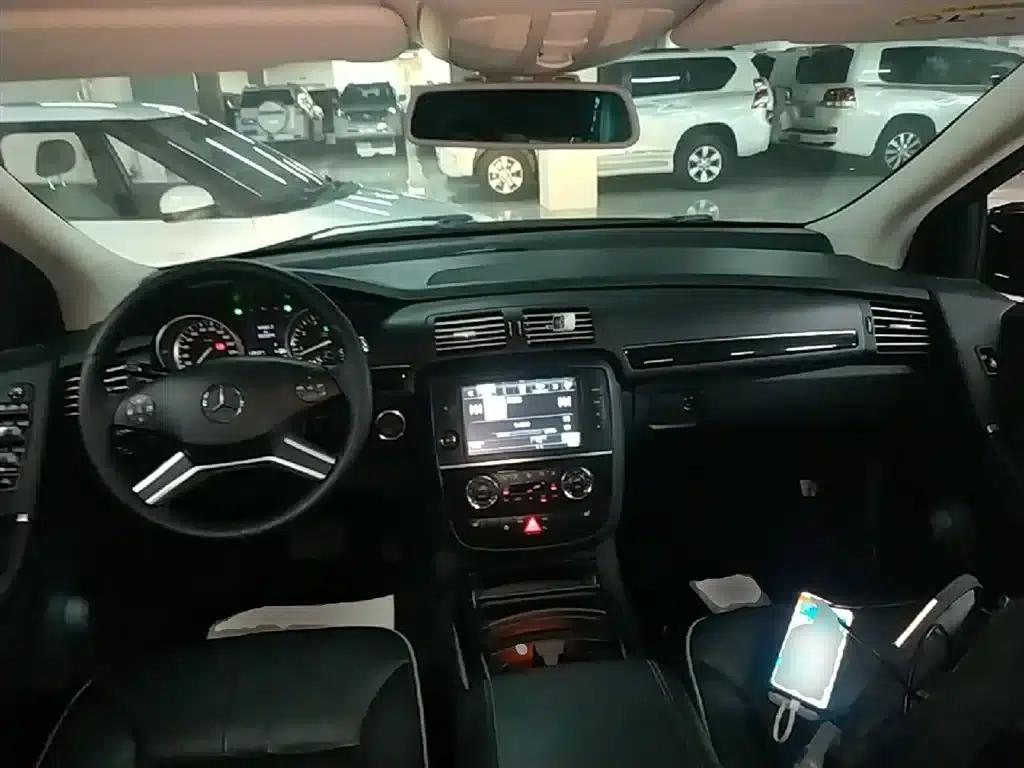 2015 Mercedes-Benz R-Class R 320 4MATIC Luxury — миниатюра 10