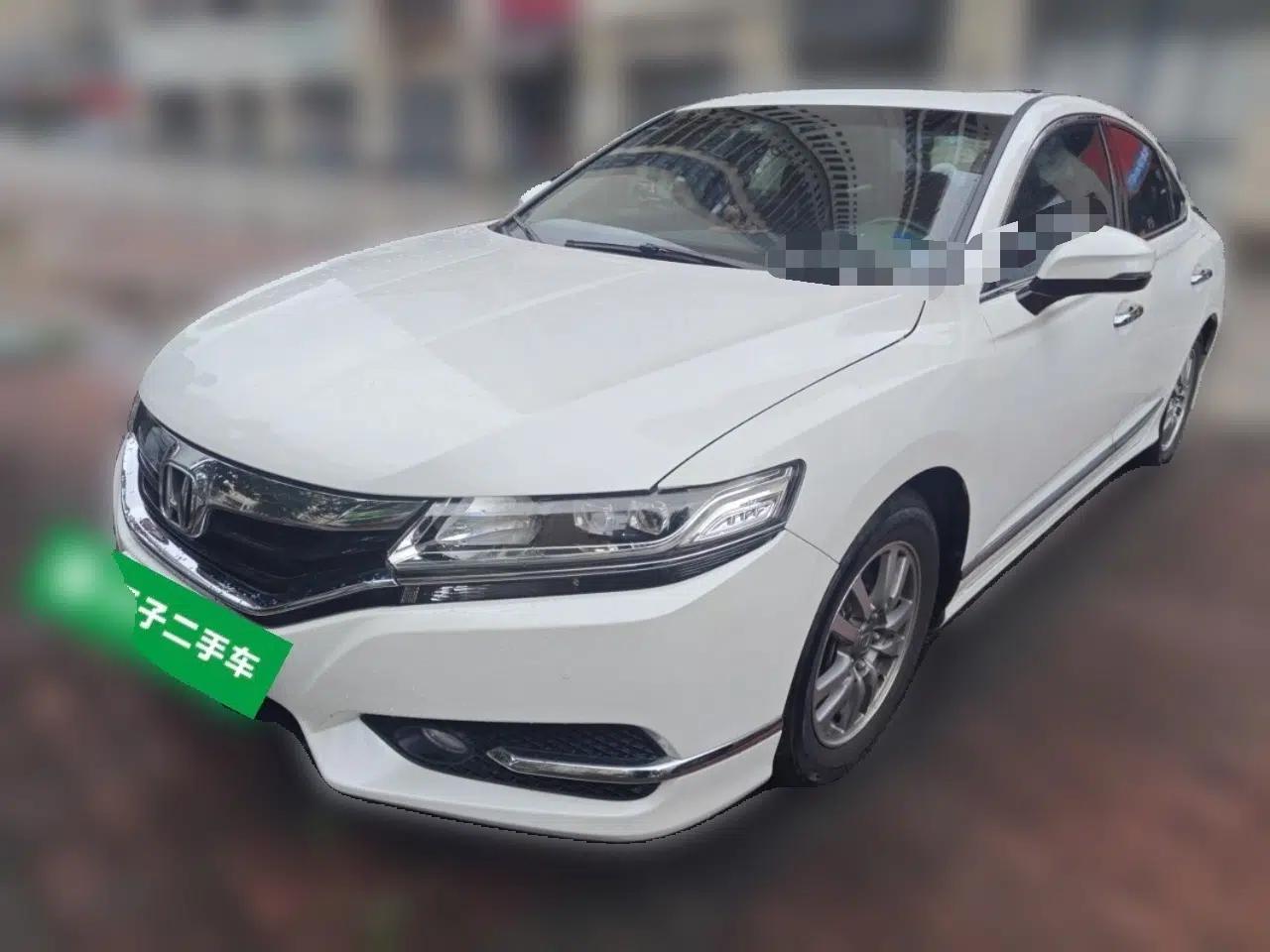 Honda Spirior 2015 2.0L Prestige Edition — миниатюра 1