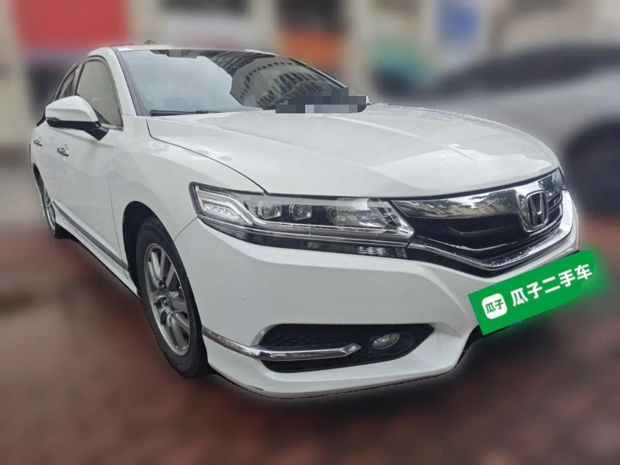 Honda Spirior 2015 2.0L Prestige Edition — миниатюра 3