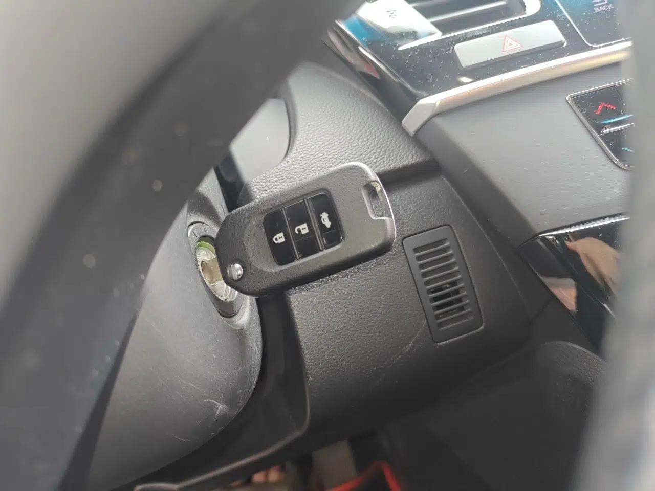 Honda Spirior 2015 2.0L Prestige Edition — миниатюра 9