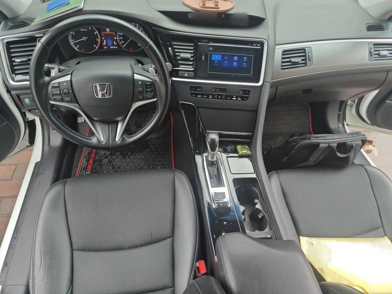 Honda Spirior 2015 2.0L Prestige Edition — миниатюра 10