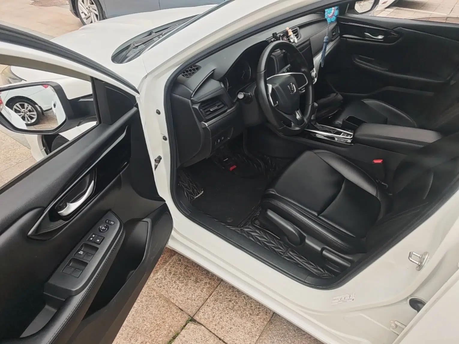 Honda Envix 2019 180TURBO CVT Enjoyment Version China V — миниатюра 19
