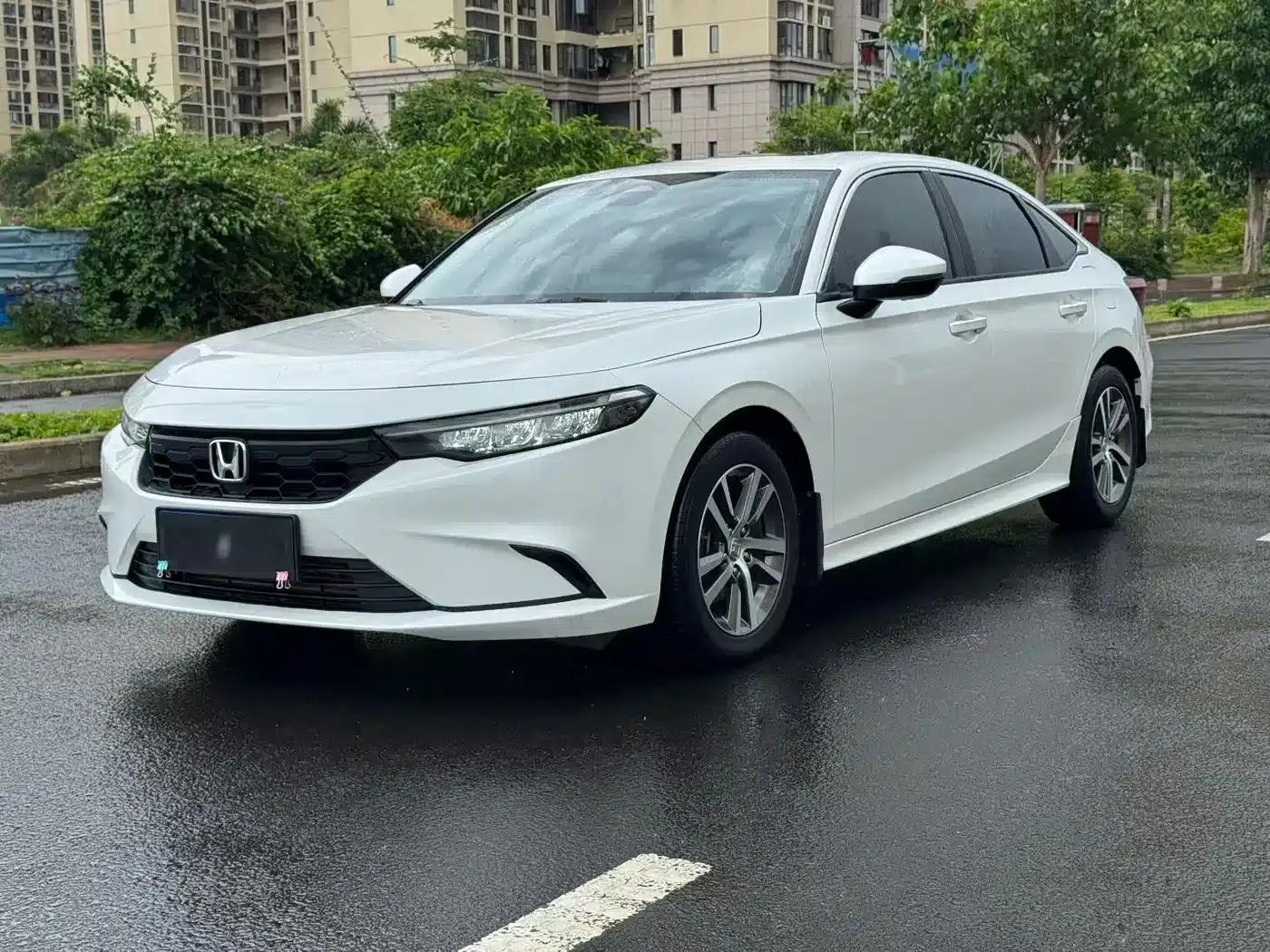 Stylish 2023 240TURBO CVT Leading Edition — миниатюра 1