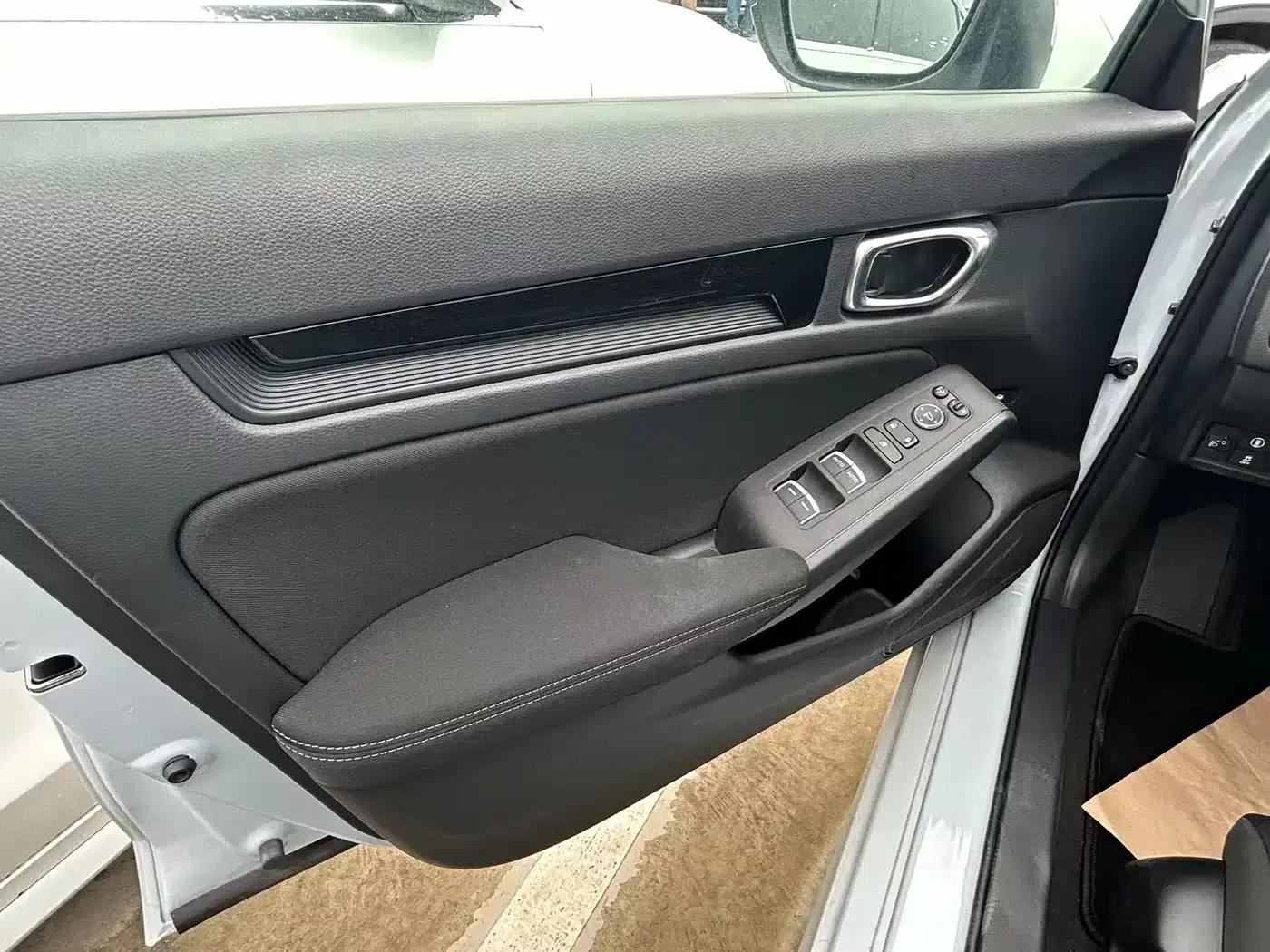 Stylish 2023 2.0L e:HEV Premium Edition — миниатюра 15