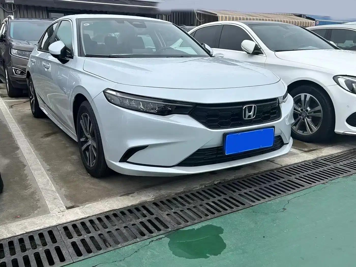Stylish 2023 2.0L e:HEV Premium Edition — миниатюра 3