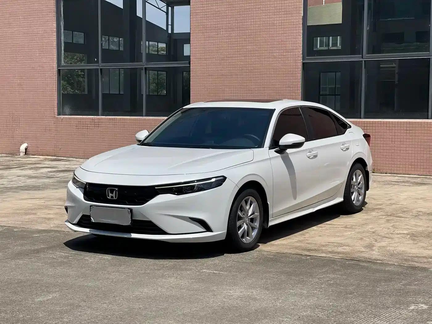 Stylish 2023 240TURBO Manual Exclusive Edition — миниатюра 1