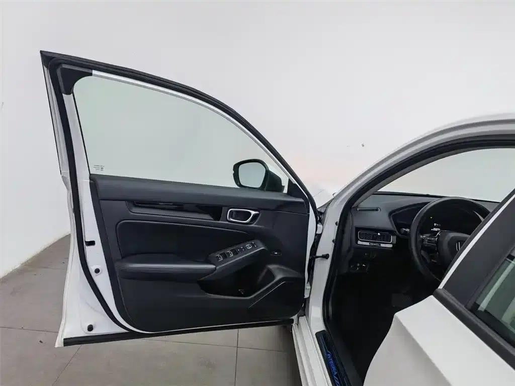 Stylish 2023 240TURBO CVT Leading Edition — миниатюра 8
