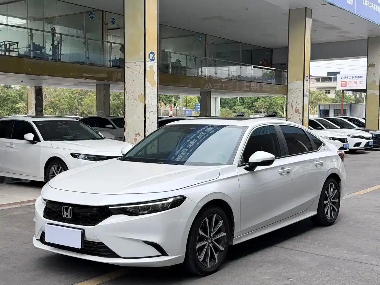Stylish 2023 240TURBO CVT Deluxe Edition — миниатюра 1