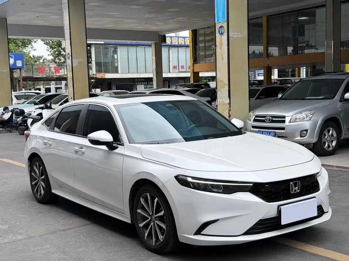 Stylish 2023 240TURBO CVT Deluxe Edition — миниатюра 3