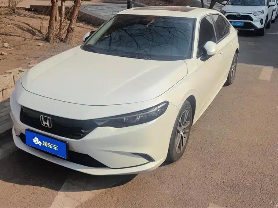 Stylish 2023 240TURBO CVT Leading Edition — миниатюра 1