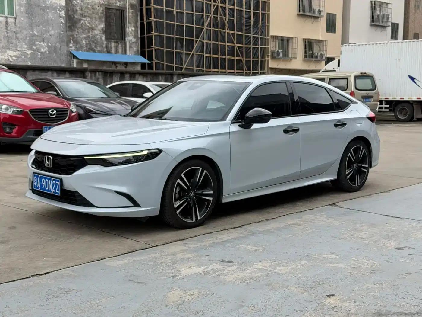 Stylish 2023 HATCHBACK 240TURBO CVT Phantom Night Luxury Edition — миниатюра 1