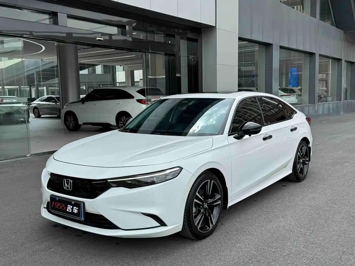 Stylish 2023 HATCHBACK 240TURBO CVT Phantom Night Luxury Edition — миниатюра 1
