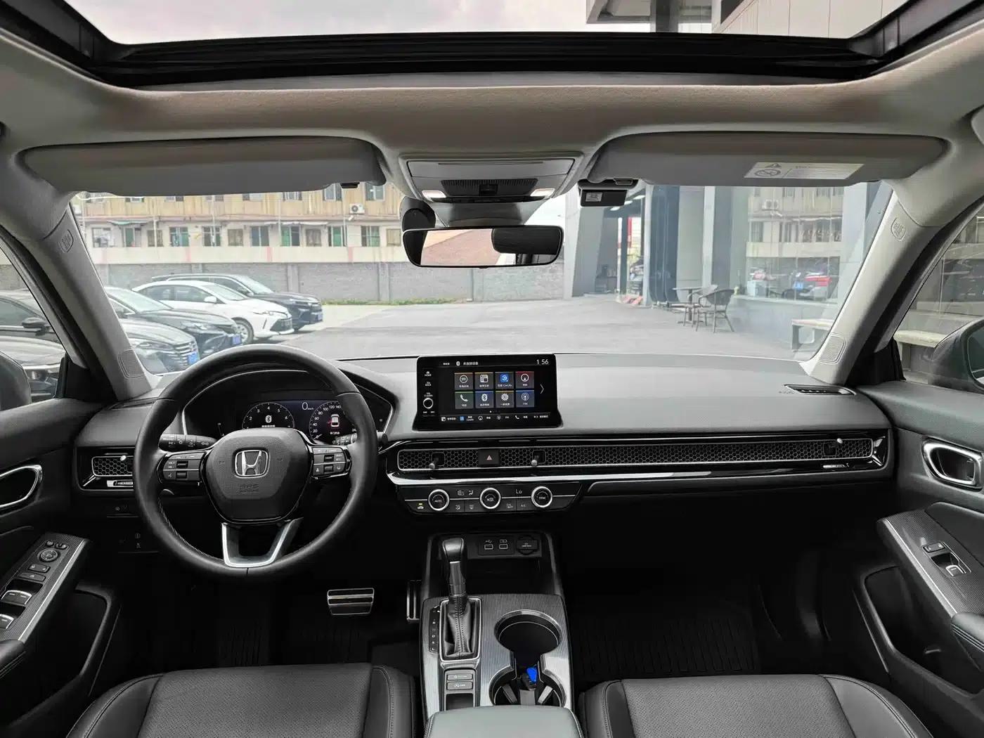 Stylish 2023 HATCHBACK 240TURBO CVT Phantom Night Luxury Edition — миниатюра 5