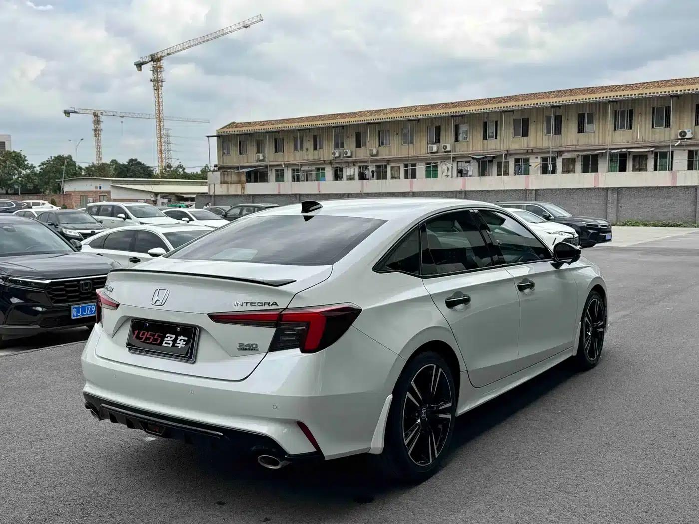 Stylish 2023 HATCHBACK 240TURBO CVT Phantom Night Luxury Edition — миниатюра 9