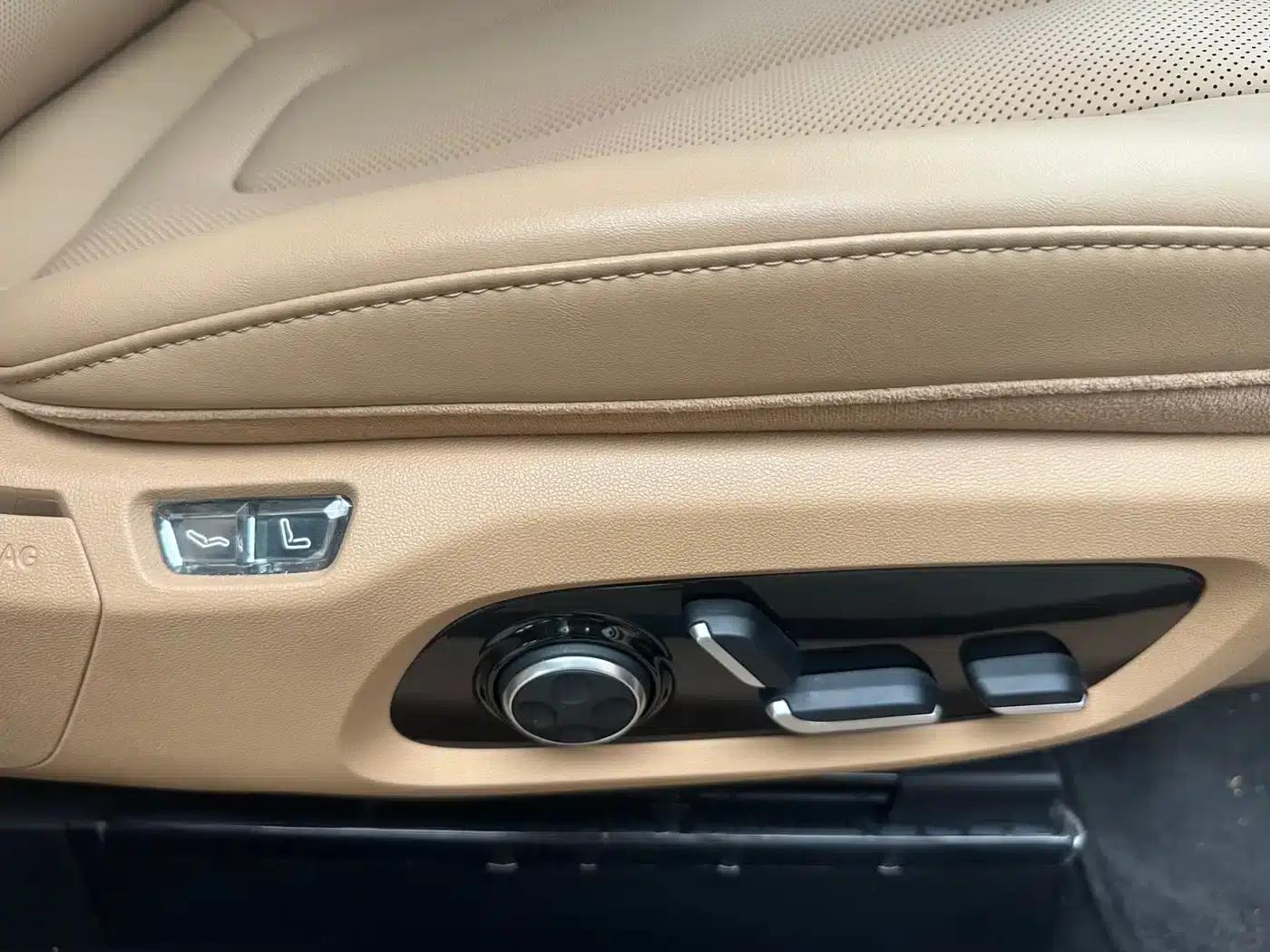 Zhijie R7 2024 Pure Electric 802km Max — миниатюра 11