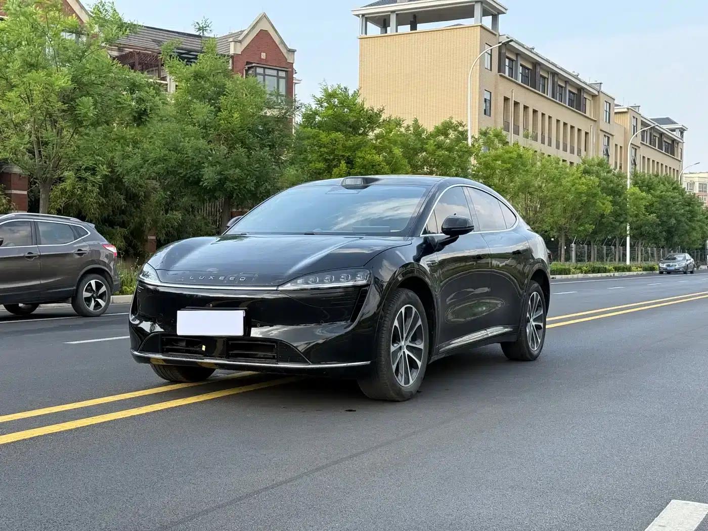 Zhijie R7 2024 Pure Electric 802km Max — миниатюра 1