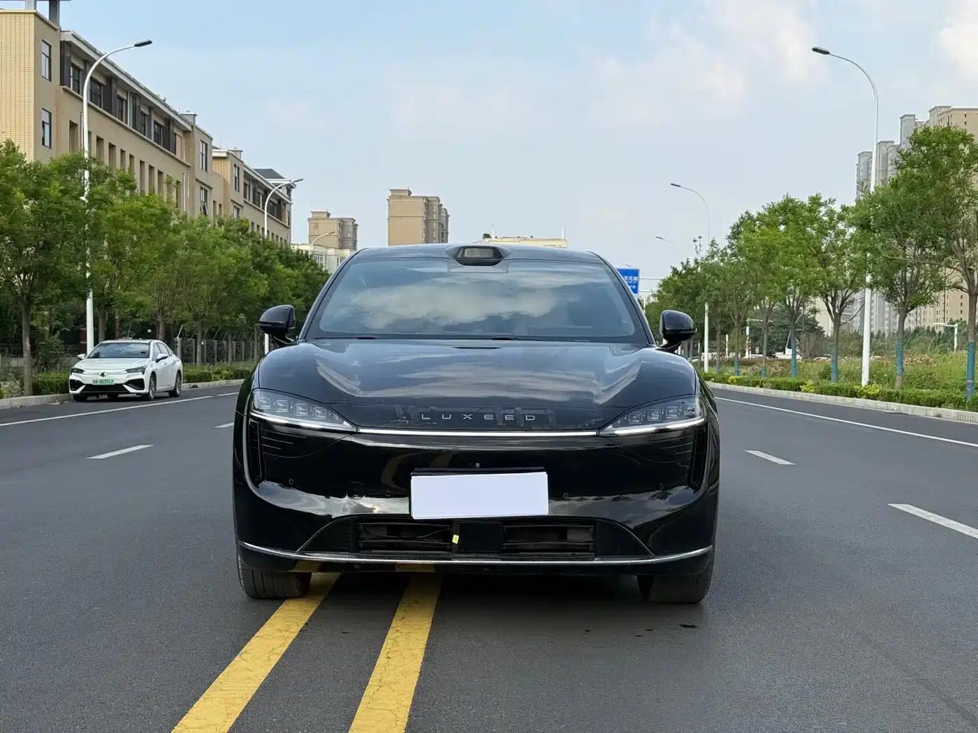 Zhijie R7 2024 Pure Electric 802km Max — миниатюра 2