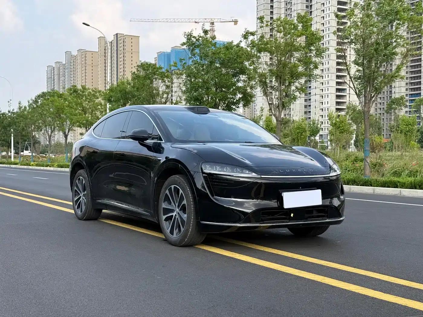 Zhijie R7 2024 Pure Electric 802km Max — миниатюра 3