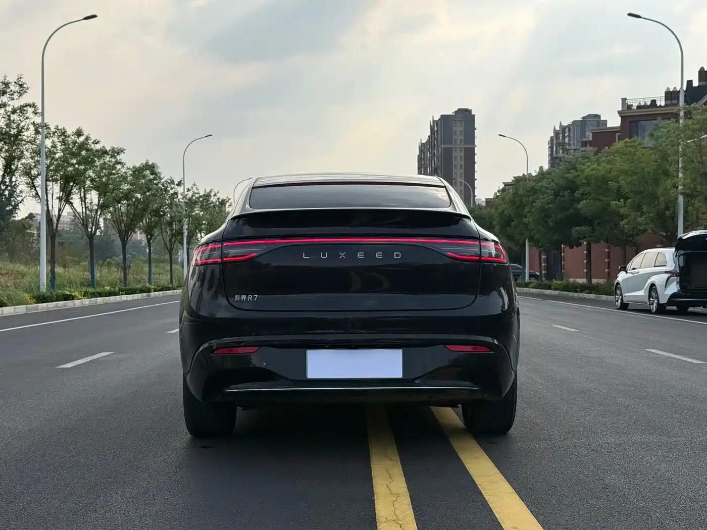 Zhijie R7 2024 Pure Electric 802km Max — миниатюра 8