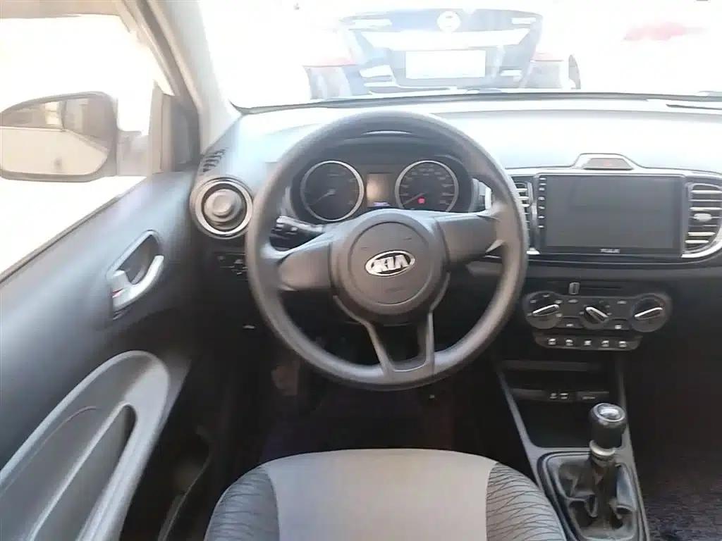 Kia K2 2017 1.4L Manual Smart Fashion Edition — миниатюра 11