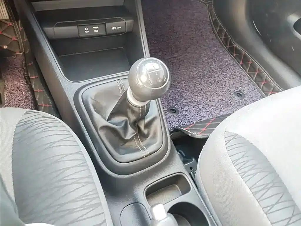 Kia K2 2017 1.4L Manual Smart Fashion Edition — миниатюра 14