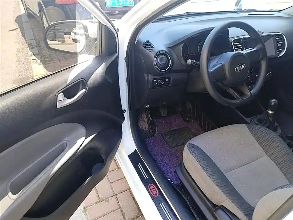 Kia K2 2017 1.4L Manual Smart Fashion Edition — миниатюра 16
