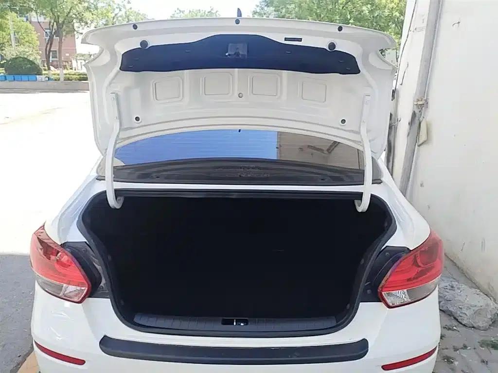 Kia K2 2017 1.4L Manual Smart Fashion Edition — миниатюра 19