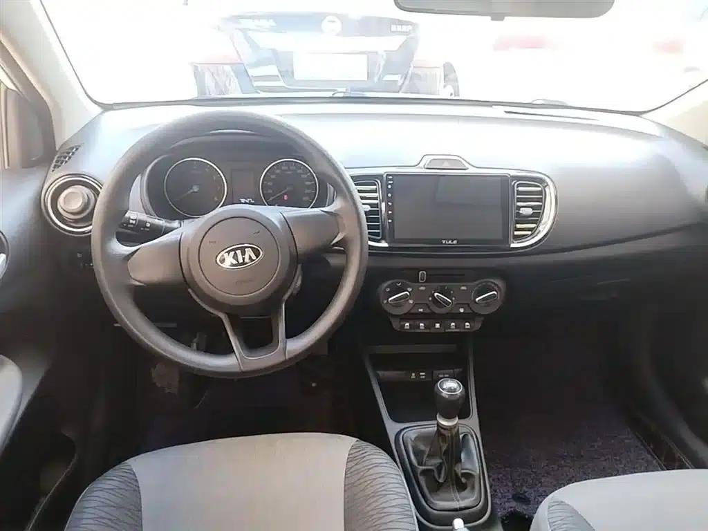 Kia K2 2017 1.4L Manual Smart Fashion Edition — миниатюра 10