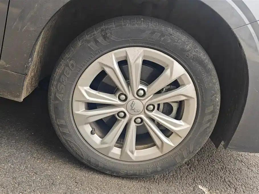 Wuling Jiachen 2022 1.5T CVT Smart Luxury Edition — миниатюра 6