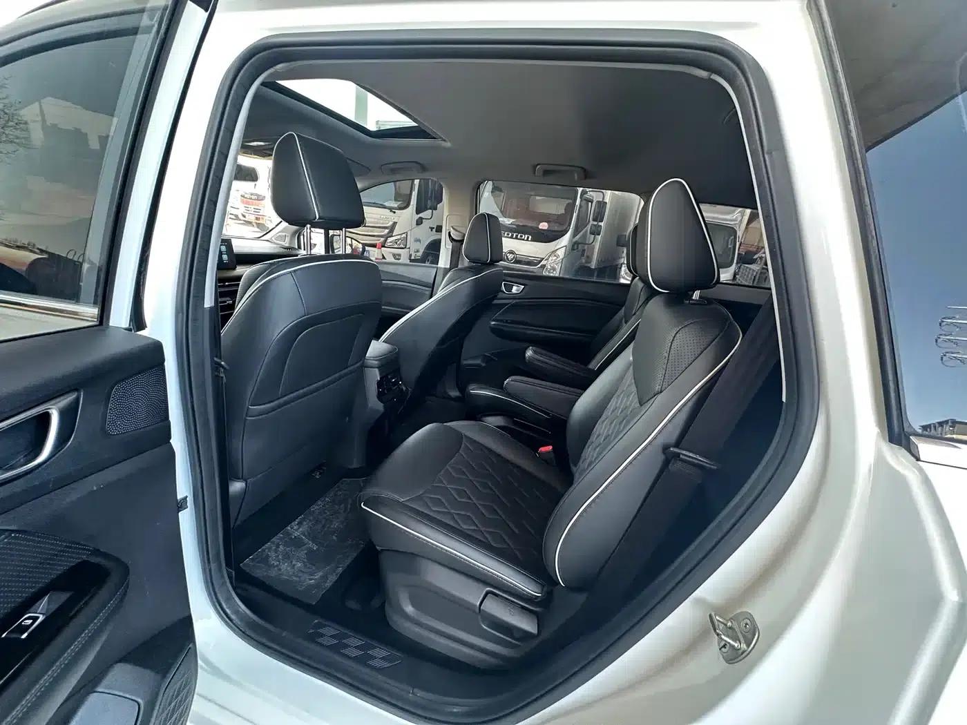 Wuling Jiachen 2022 1.5T CVT Premium Flagship Edition — миниатюра 10