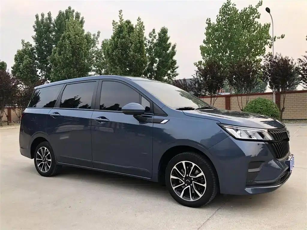 Wuling Jiachen 2022 1.5L Manual Comfort Model — миниатюра 3