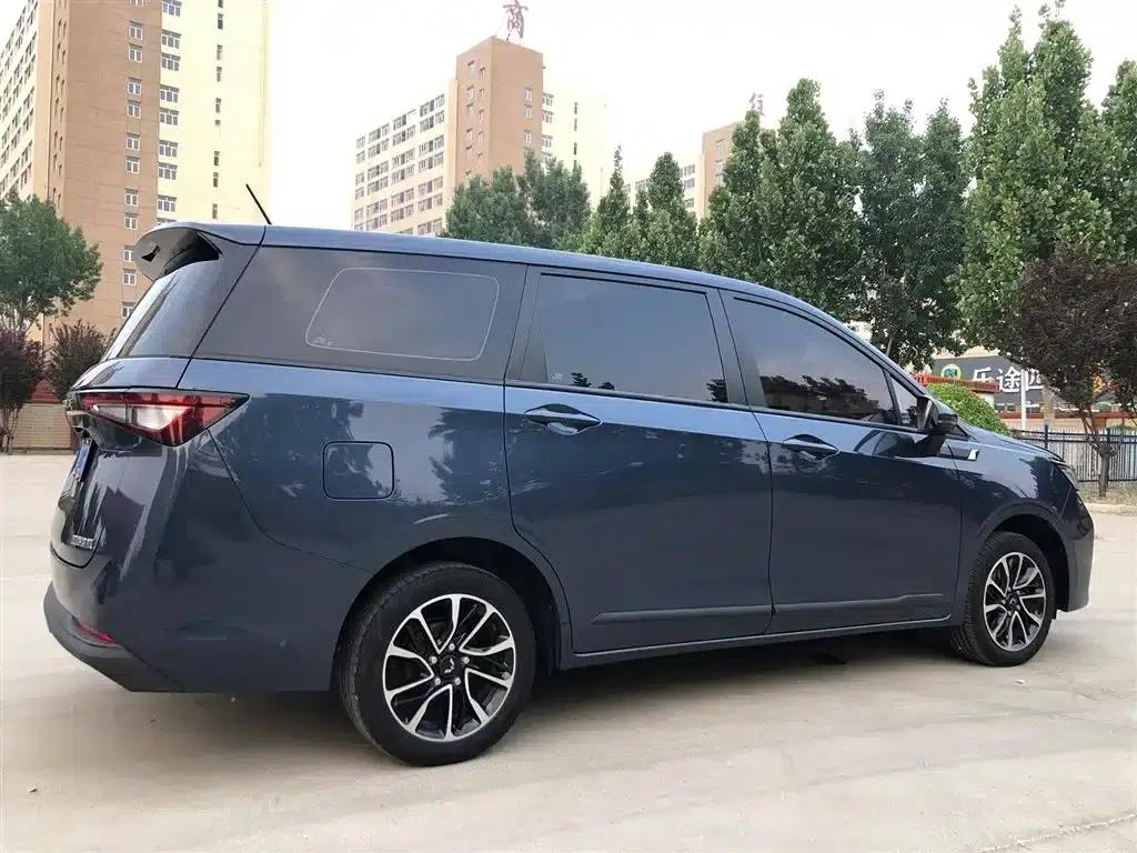 Wuling Jiachen 2022 1.5L Manual Comfort Model — миниатюра 6