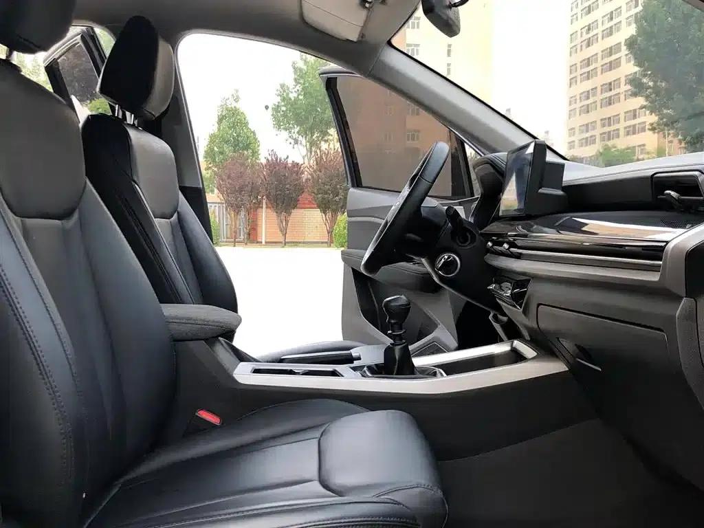 Wuling Jiachen 2022 1.5L Manual Comfort Model — миниатюра 8
