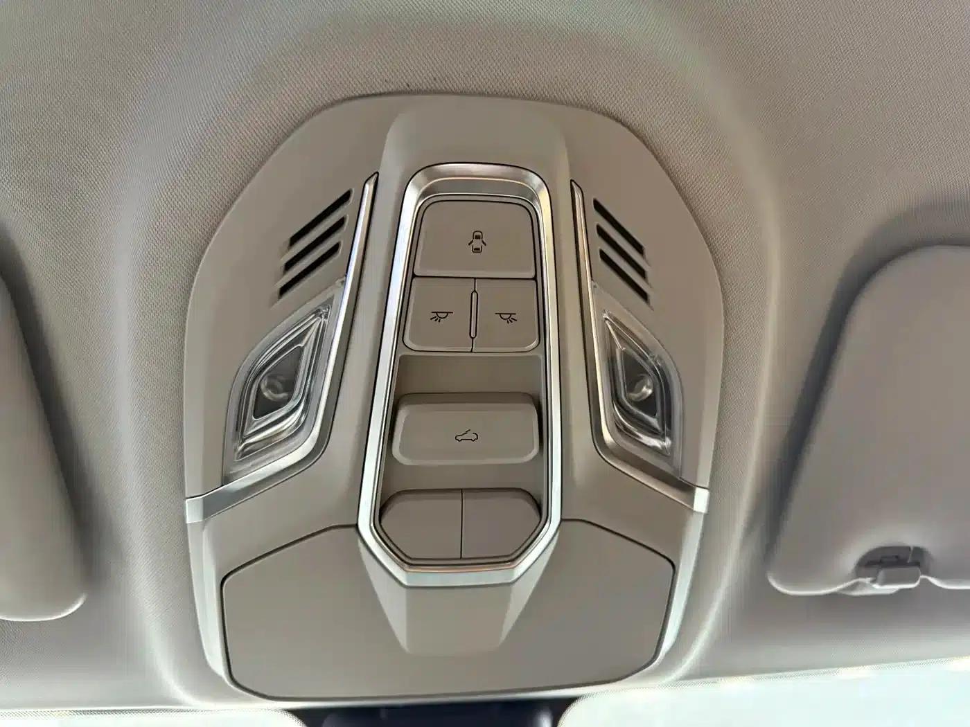 Wuling Jiachen 2022 1.5T CVT Premium Flagship Edition — миниатюра 12