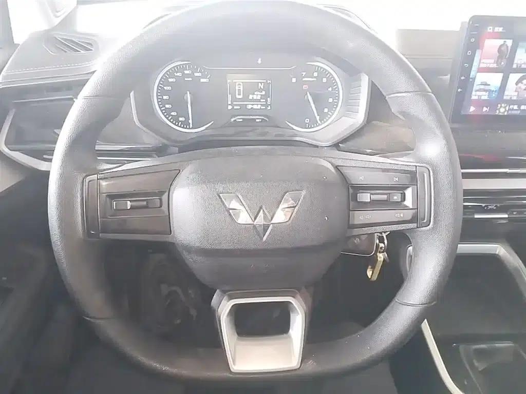 Wuling Jiachen 2022 1.5L Manual Enjoyment Elite Edition — миниатюра 11