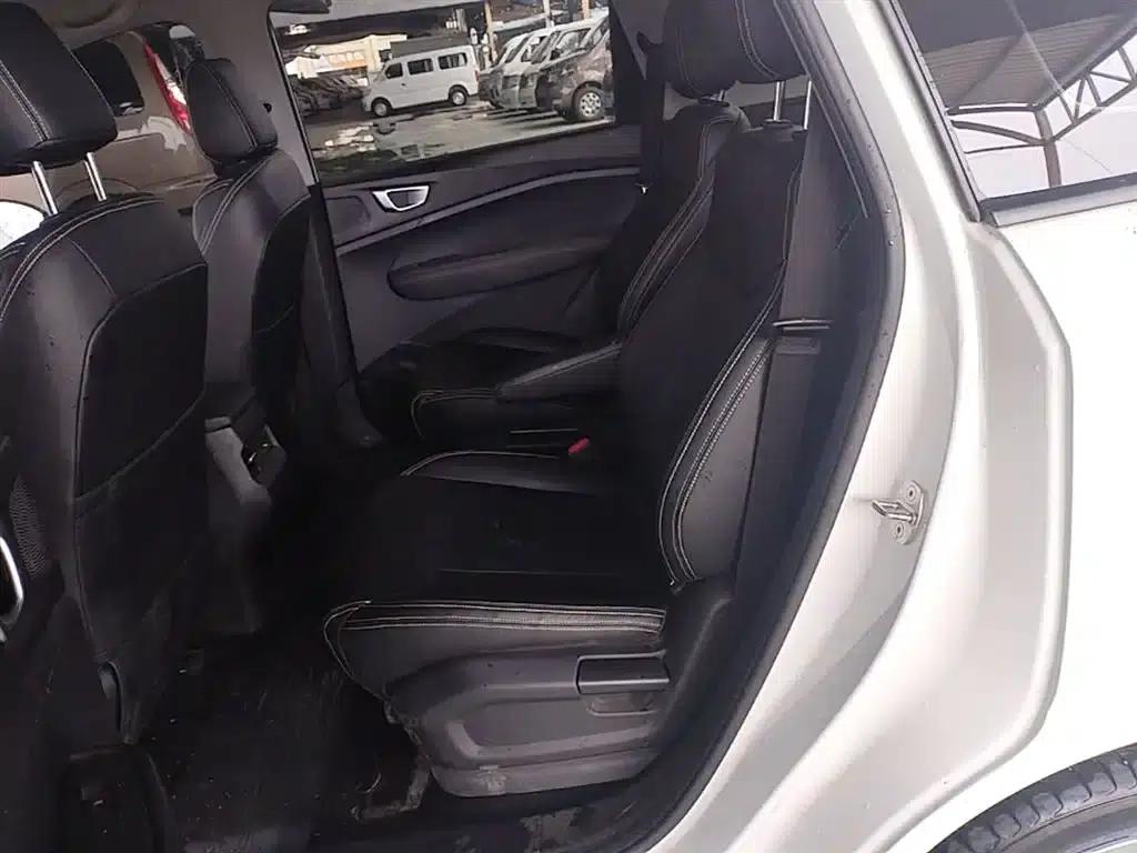 Wuling Jiachen 2022 1.5L Manual Enjoyment Elite Edition — миниатюра 17
