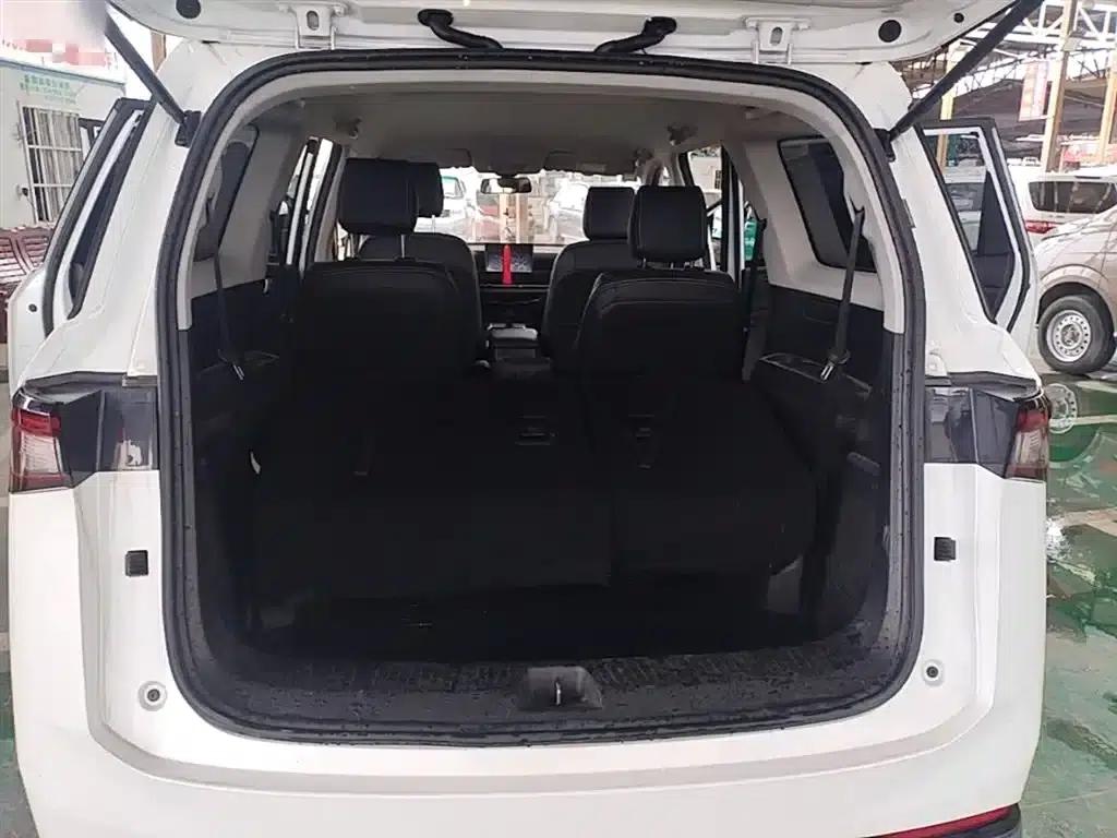 Wuling Jiachen 2022 1.5L Manual Enjoyment Elite Edition — миниатюра 19