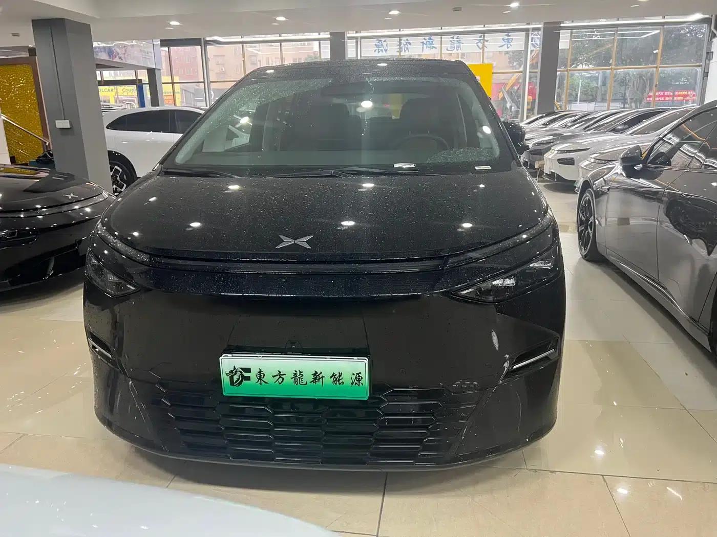 XPeng X9 2025 Pure Electric 650km Long Range Max — миниатюра 2