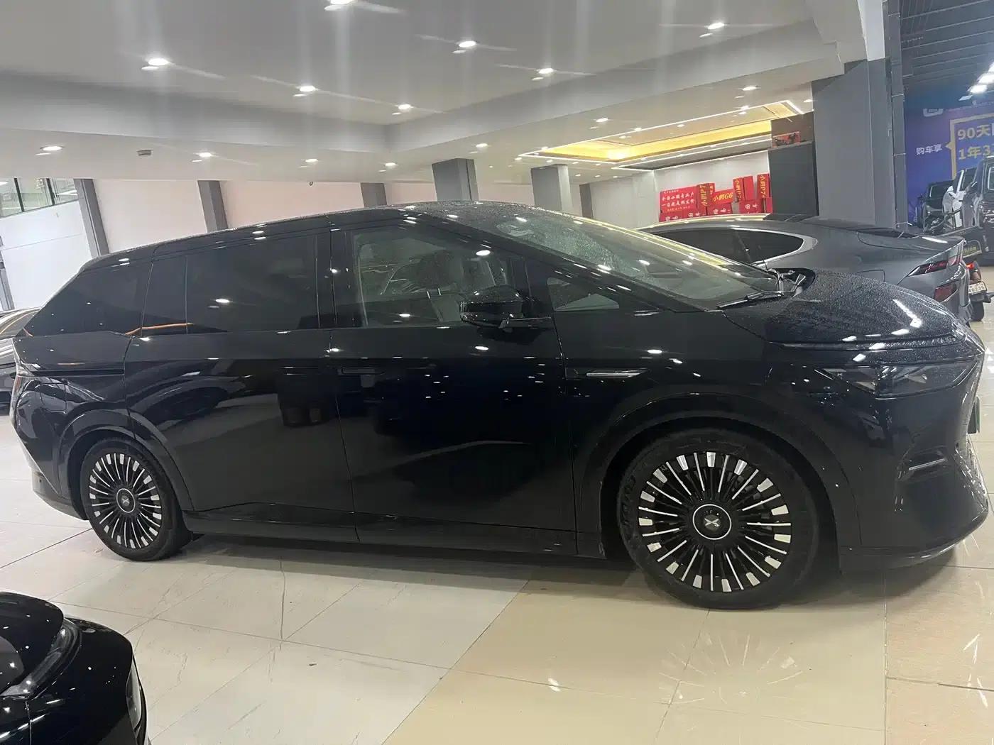 XPeng X9 2025 Pure Electric 650km Long Range Max — миниатюра 4