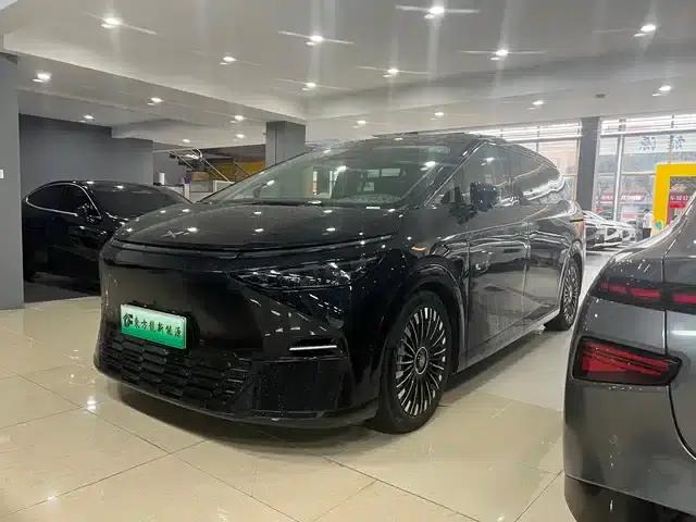 XPeng X9 2025 Pure Electric 650km Long Range Max
