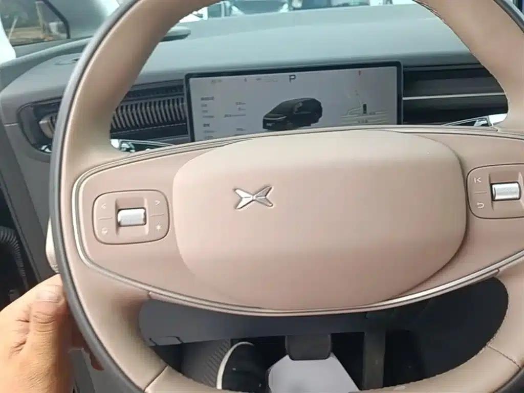 XPeng X9 2025 Pure Electric 650km Long Range Max — миниатюра 11