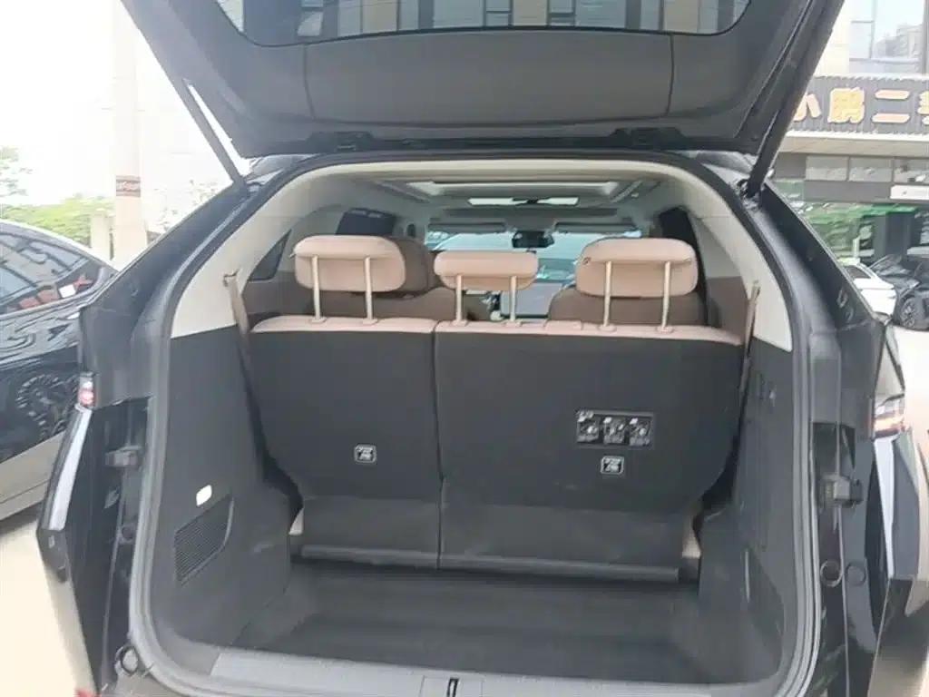 XPeng X9 2025 Pure Electric 650km Long Range Max — миниатюра 19