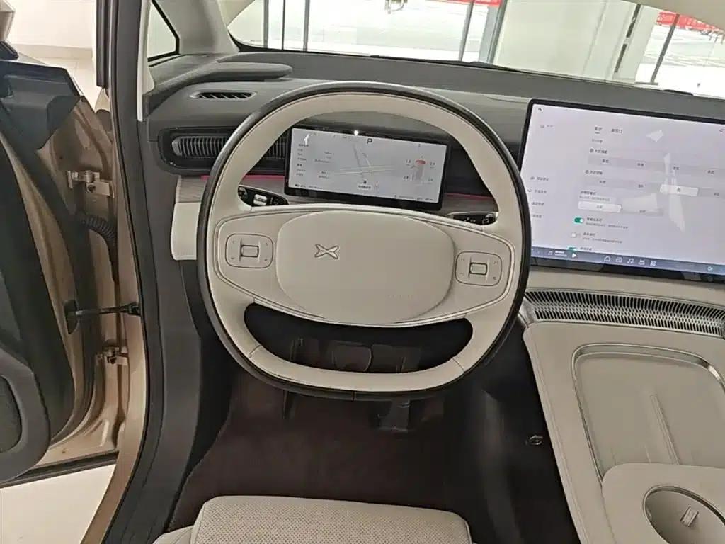 XPeng X9 2024 Model: 702kWh Ultra-Long Range (Max) — миниатюра 11