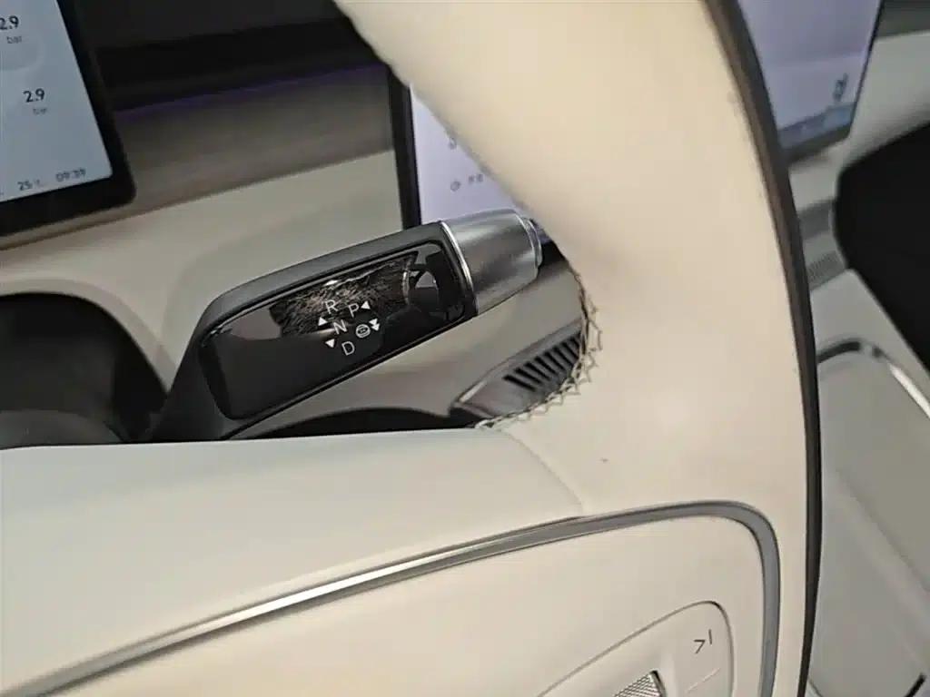 XPeng X9 2024 Model: 702kWh Ultra-Long Range (Max) — миниатюра 14