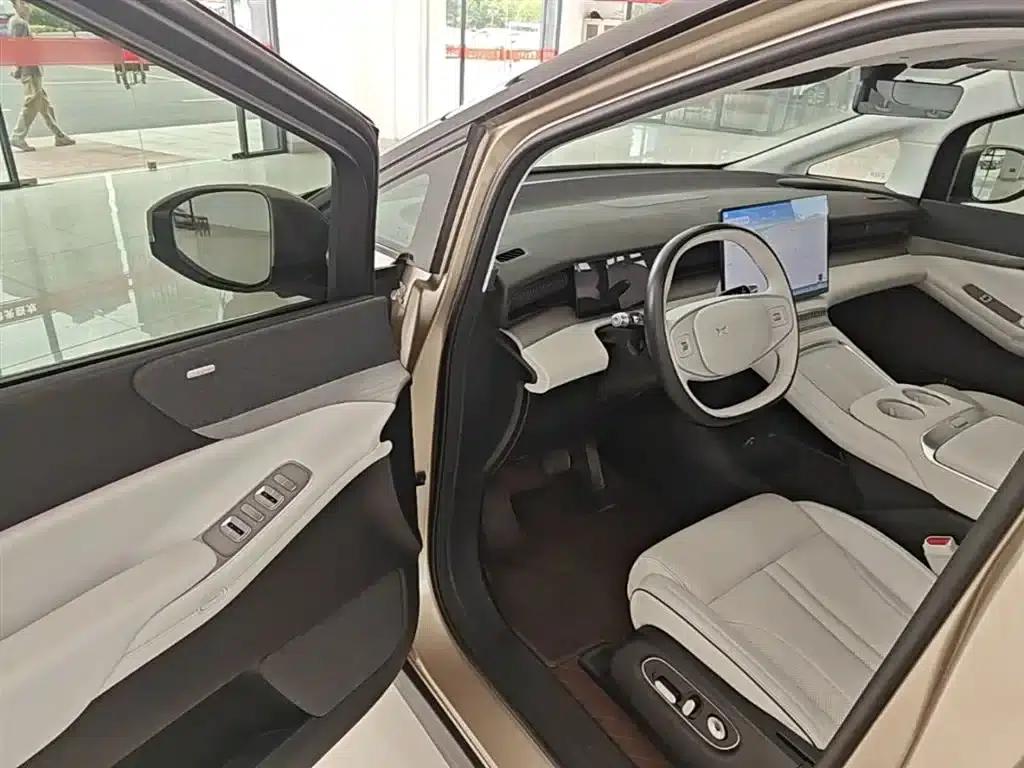XPeng X9 2024 Model: 702kWh Ultra-Long Range (Max) — миниатюра 16