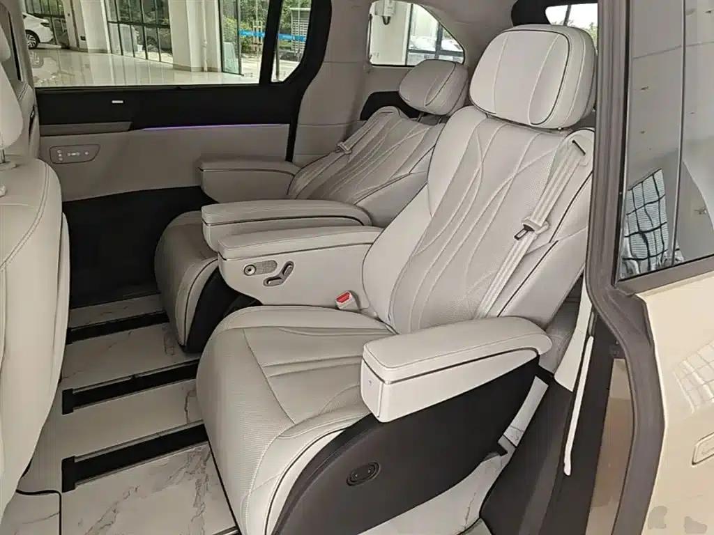 XPeng X9 2024 Model: 702kWh Ultra-Long Range (Max) — миниатюра 17