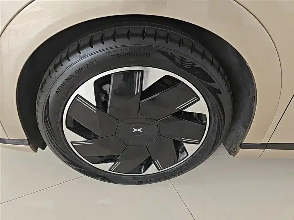 XPeng X9 2024 Model: 702kWh Ultra-Long Range (Max) — миниатюра 23