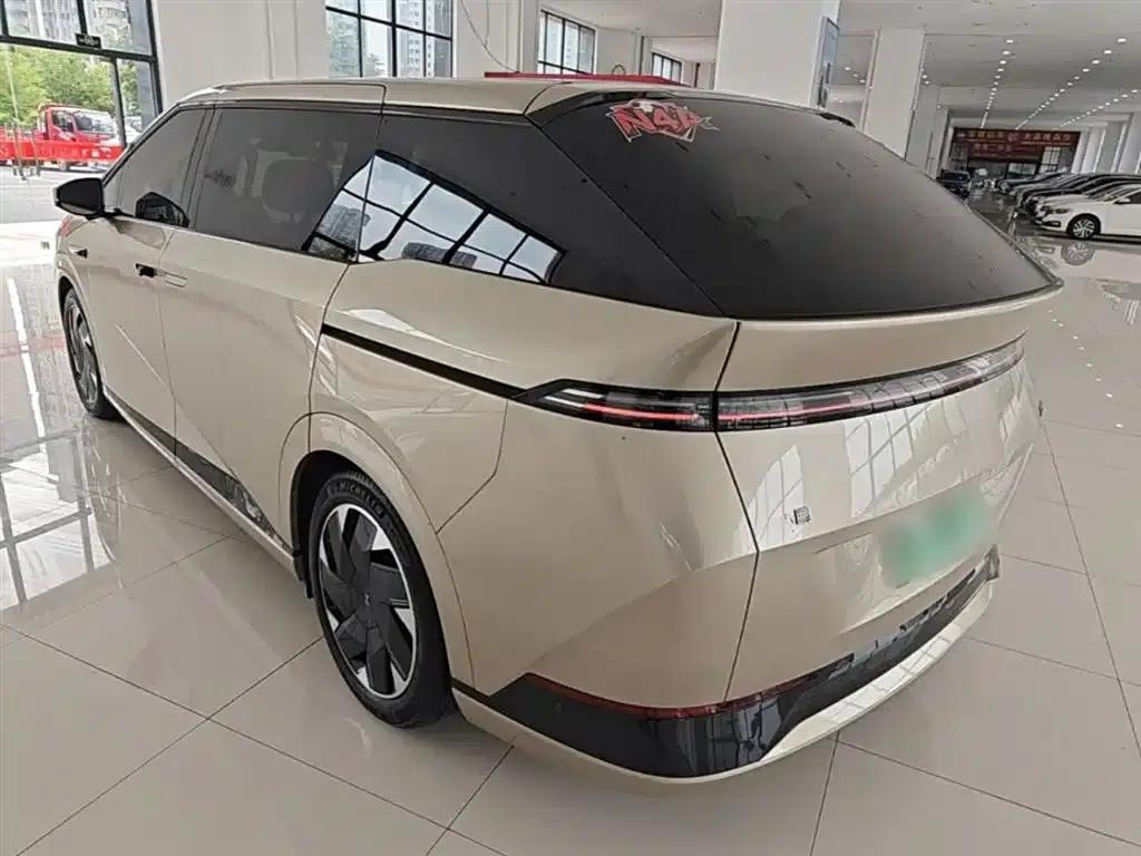 XPeng X9 2024 Model: 702kWh Ultra-Long Range (Max) — миниатюра 5